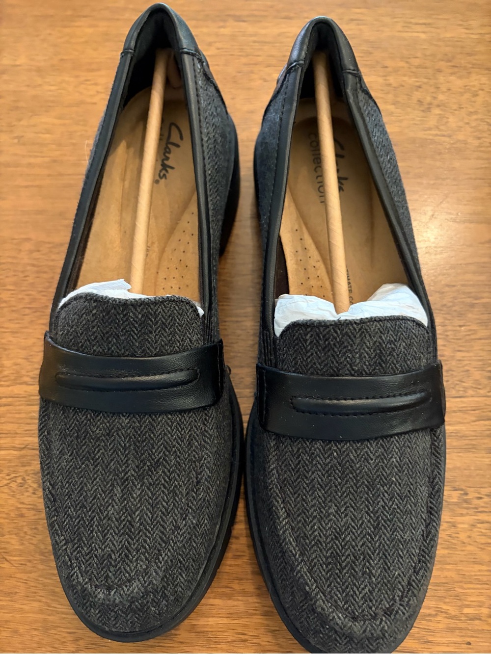 Clarks Women's Gray Tweed Penny Loafers